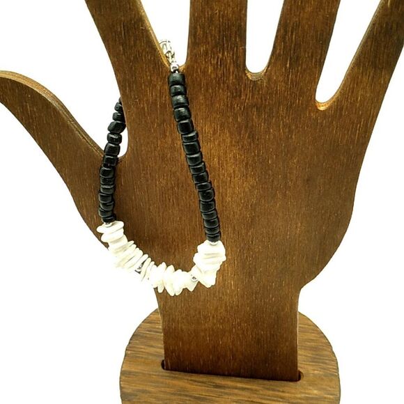 Puka Shell Bracelet Black White Chips Lobster Clasp - Picture 3 of 13